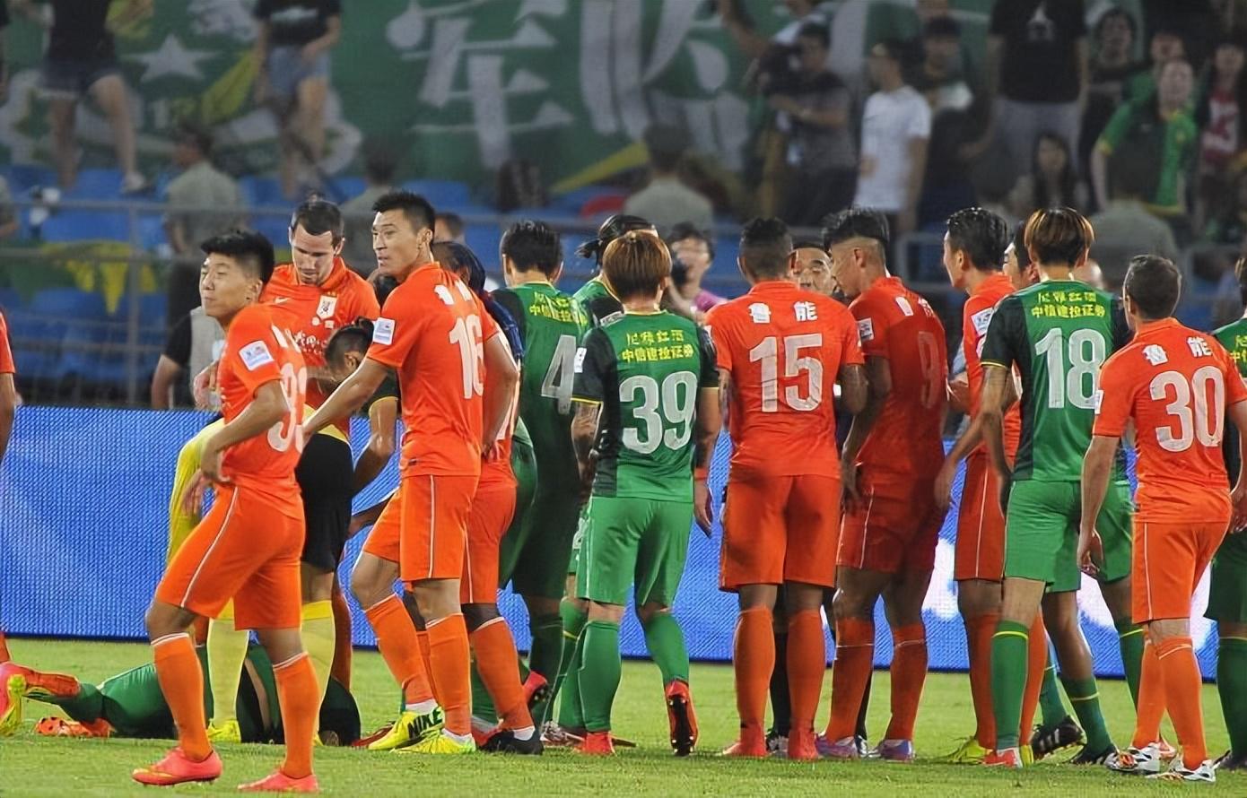 乐鱼体育-吴兴涵本赛季能否留在泰山,已引起球迷热议,曾立下赫赫战功