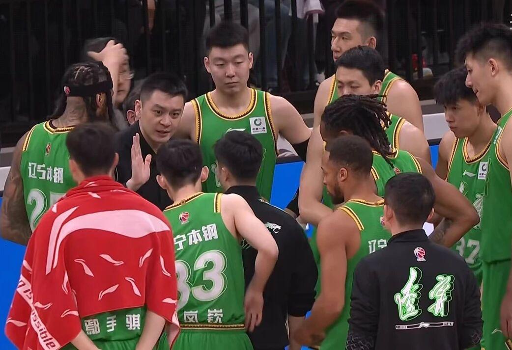 乐鱼app-CBA排名大变！上海失榜首，广东大胜辽宁完败 北京止颓山东七连胜